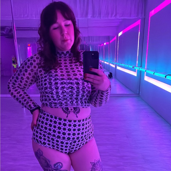 Floral Patterned Bikini Set - Picture 2 of 2